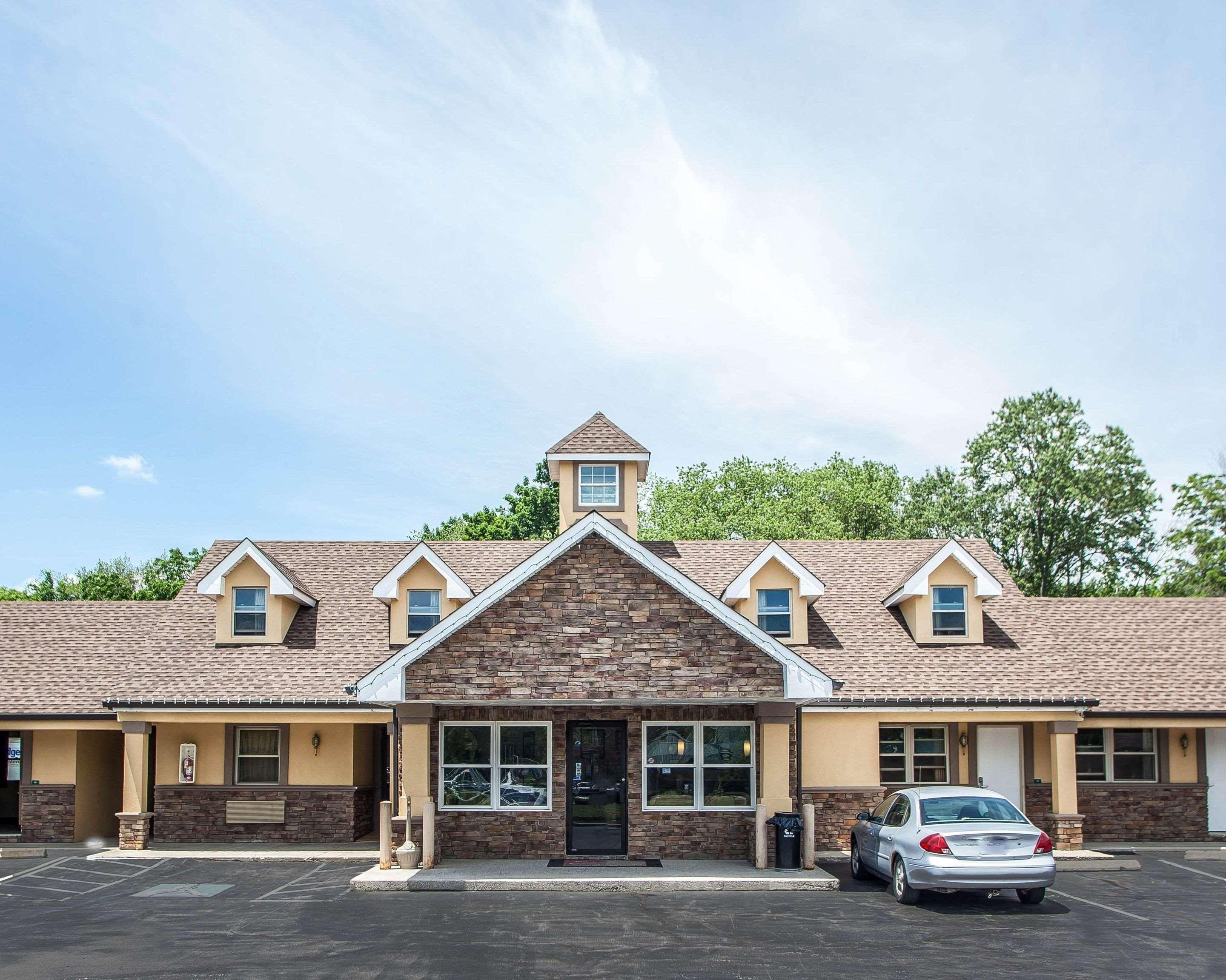 Econo Lodge Newton Eksteriør billede